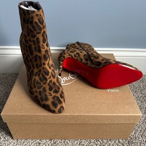 Christian Louboutin Eloise booty kitty print - never worn